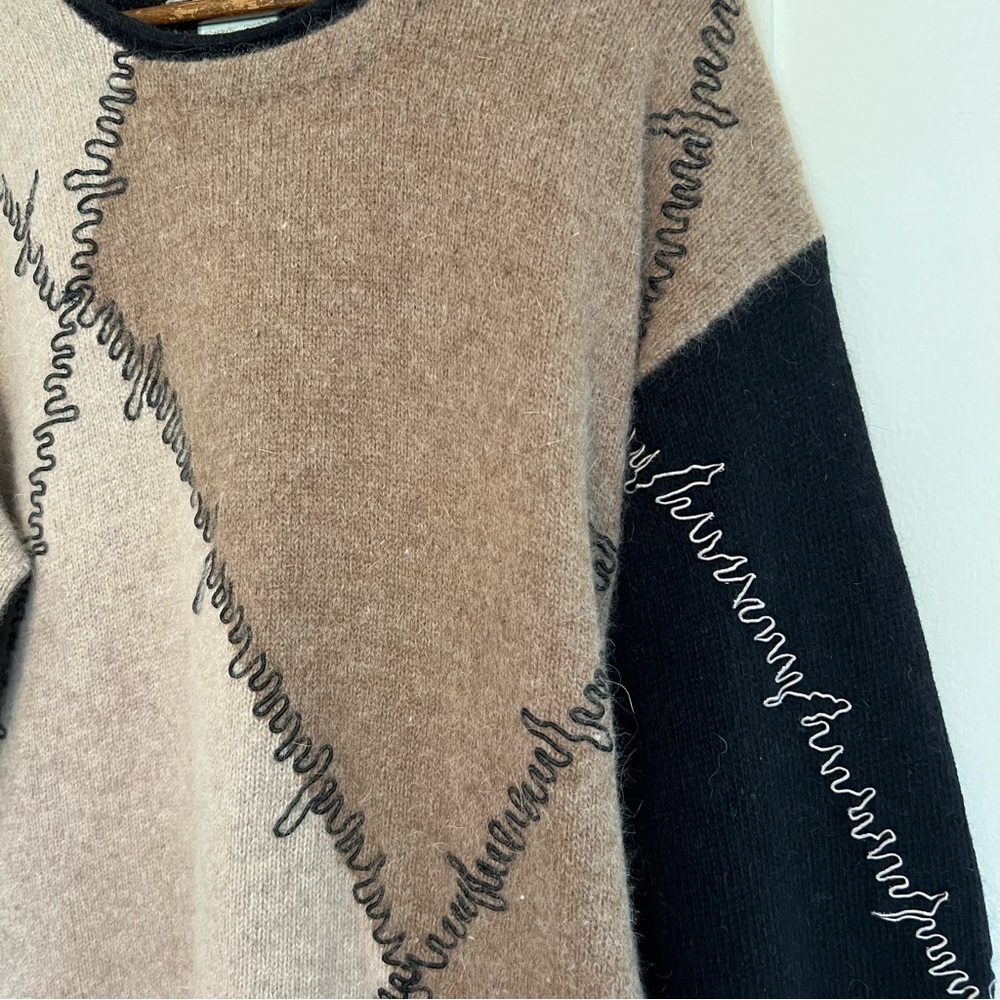 SOLD: Como Tricot Women’s Large Lambswool Blend Sweater - Picture 6 of 8
